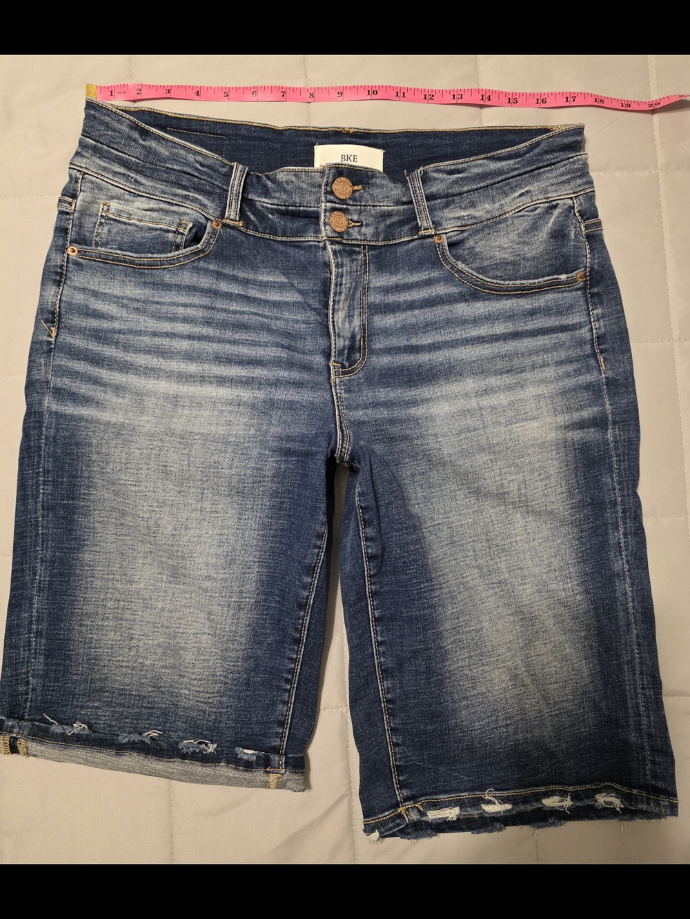 BKE Payton Women’s Mid-Blue Distressed Stretch Jean Bermuda Shorts, Sz 32